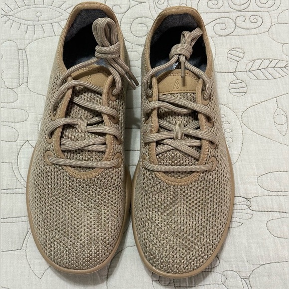 NIB Allbirds Tree Runner Hazy Beige with Hazy Beige Soles Sz 8 - Picture 1 of 6